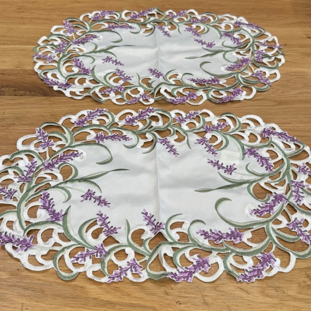 Lat Lavender Embroidered Placemats Set‎ of 2 White Purple Floral Oval Country